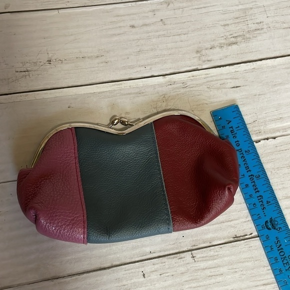 Like New Elophina Tricolor Leather Kiss Lock Make Up Pouch - Picture 12 of 13